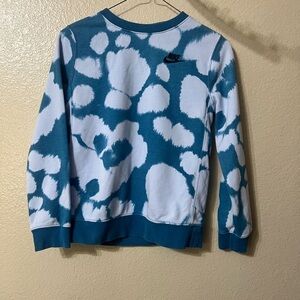 Nike youth boys two tone blue tye dye Crewneck pullover sweatshirt. GUC